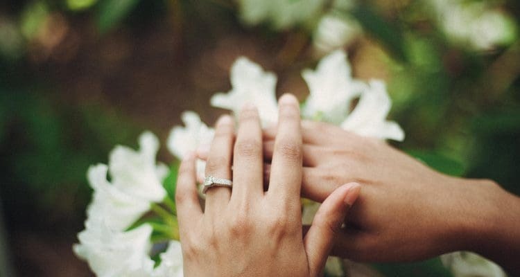 Latest Engagement Ring Trends: Setting New Standards in Modern Romance 1 Latest Engagement Ring Trends: Setting New Standards in Modern Romance